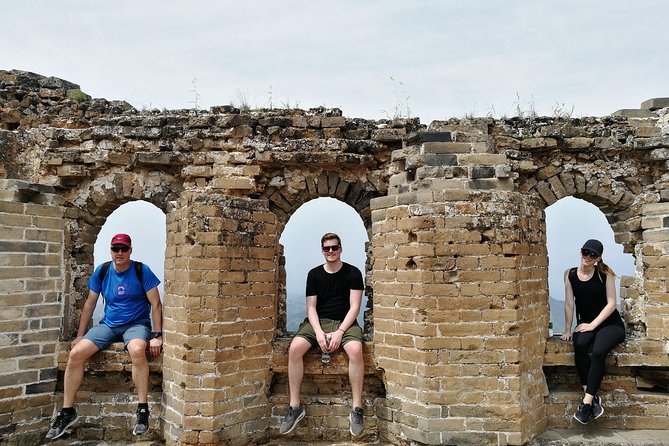 Private Great Wall Hiking Tour from Simatai West to Jinshanling - What the route is like in the real world: crowd levels and the “older parts” factor