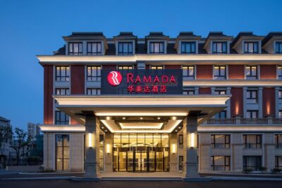 Private Round-Trip Transfer between Airport and Hotel - Airport arrival: what happens when you land