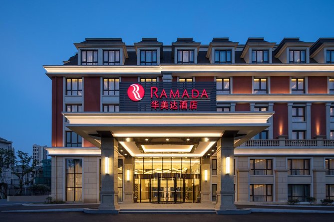 Private Round-Trip Transfer between Airport and Hotel - Airport arrival: what happens when you land