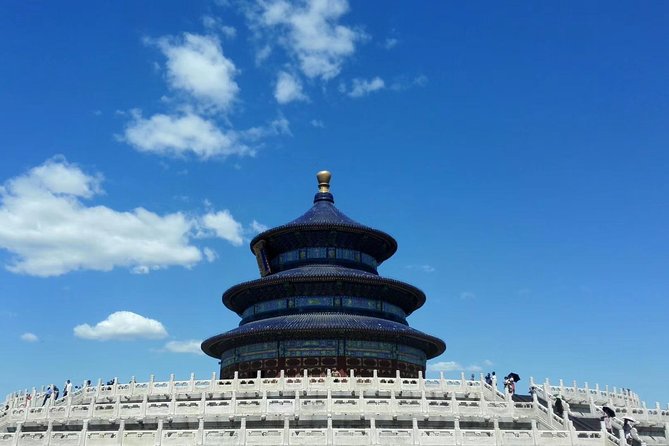 Private Tour: Temple of Heaven with Roast Duck and Acrobatic show - Roast Peking duck dinner with drinks: the payoff meal
