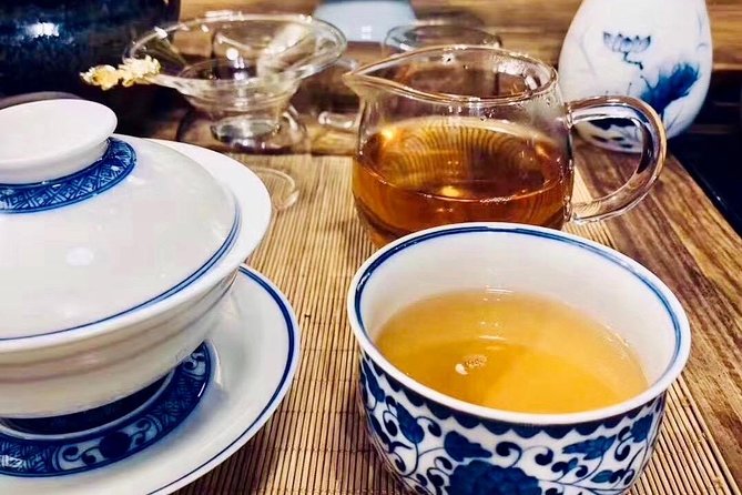 Private Tour to the Temple of Heaven and Tea tasting at the Maliandao Tea city - Watching the park, not just the monuments