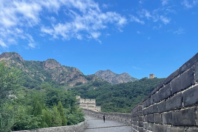 Private Transport to Beijing Suburban Scenic Spots - The driver’s role at the scenic spot: ticket help and calm waiting
