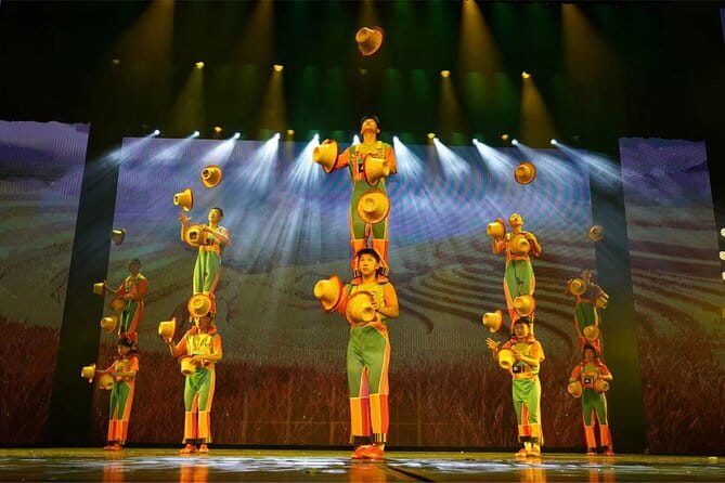Red Theater Beijing Acrobatic Show Tickets Discount - What You’ll See on Stage: Costumes, Subtitles, and Story Through Movement