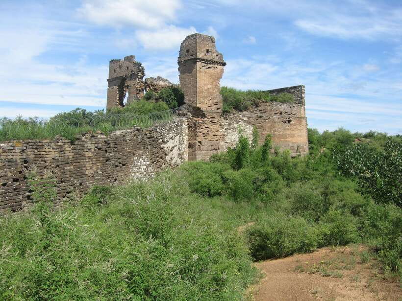 Self-guided challenging hiking from Jinshanling to Gubeikou - Gubeikou Dragon Hill: the easier finish that still feels like the wild Wall