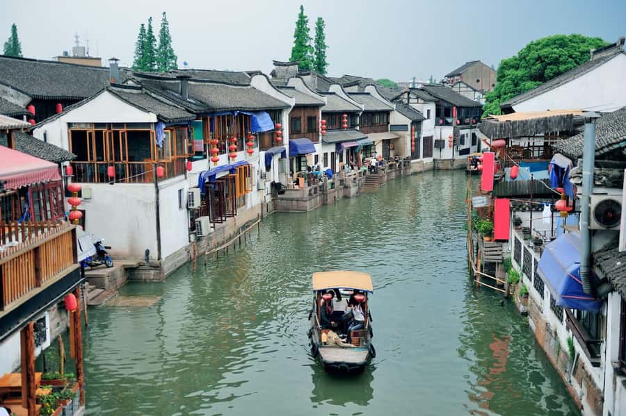 Shanghai:Old Town, Yu Garden, Zhujiajiao Water Town Bus Tour - Key things that make this tour work