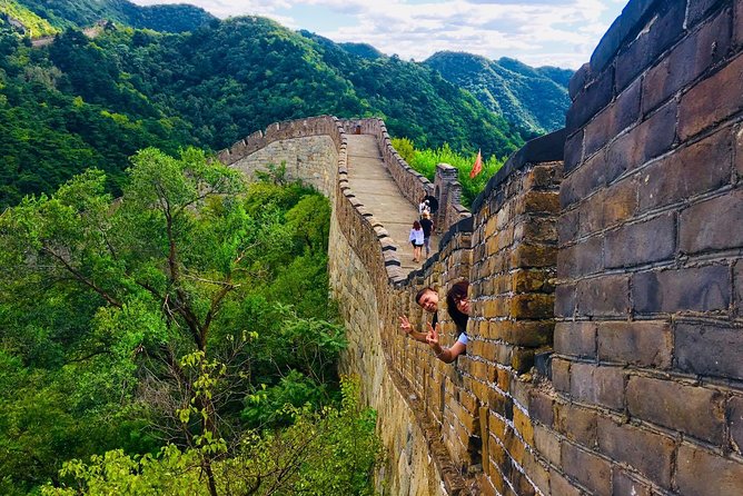 Skip-The-Line Uber Service to Great Wall of China - Comfort and Driver Support: Licensed Vehicles, Limited English, Real Expectations