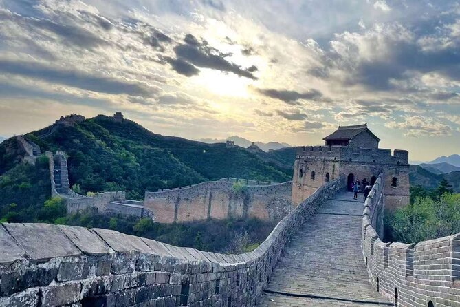 ZANBUS: Trip to the Jinshanling Great Wall Departing at 7:30 AM - Guide Support and Timing: Why It Makes the Day Feel Easier